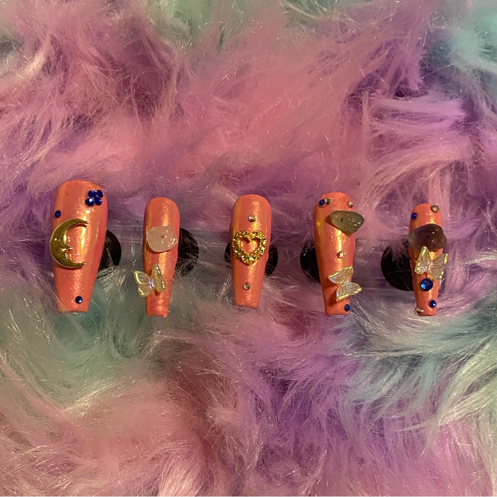 Real crystal’s  pink nails 🔮🧚‍♀️💕